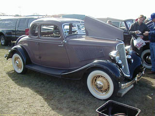 1933 Ford 5-window coupe