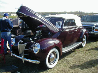 1940 Ford Deluxe Cabriolet